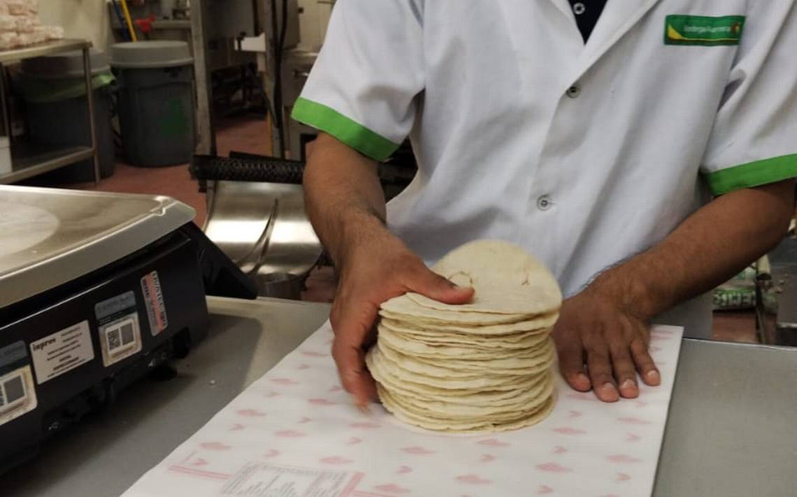 ¡Una ganga! Supemercados venden el kilo de tortilla hasta en 10 pesos